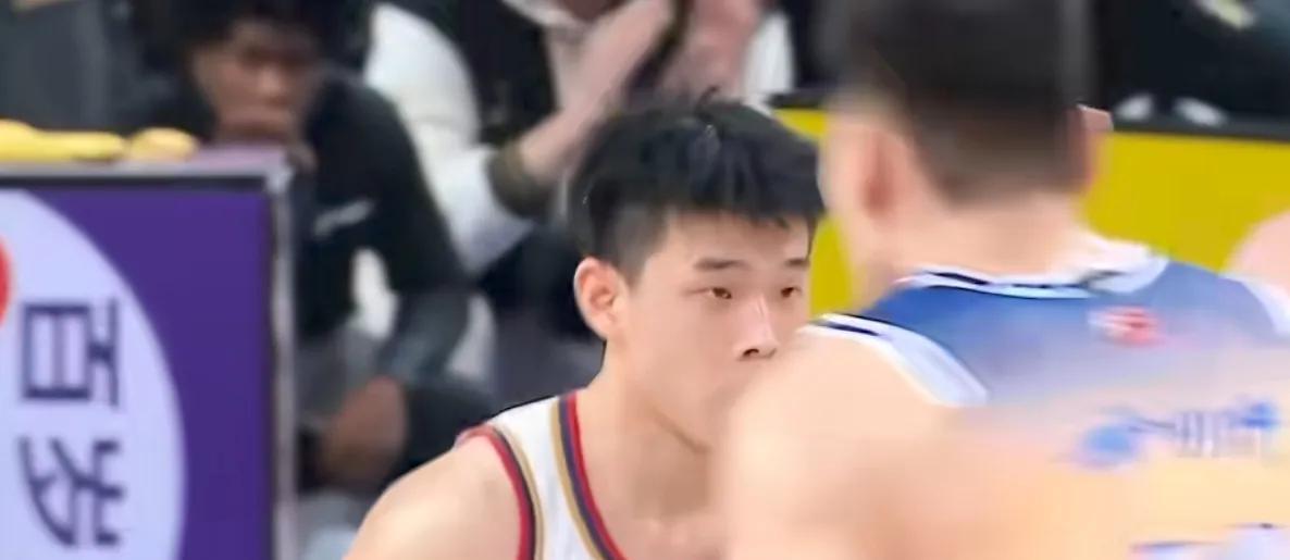 中国后卫林葳NBA选秀落选，
独行侠邀请出战夏季联赛。
林葳是上赛季CBA本土得