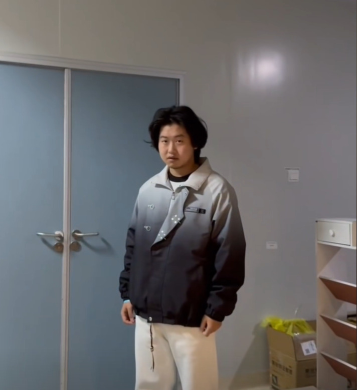 孙卓直播带货引热议











孙卓要直播带货了！这消息一出，炸开了锅