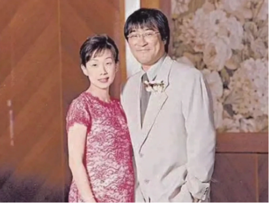 1994年，李宗盛婚内爱上林忆莲，两人为了寻求刺激就悄悄同居，结果没多久，林忆莲