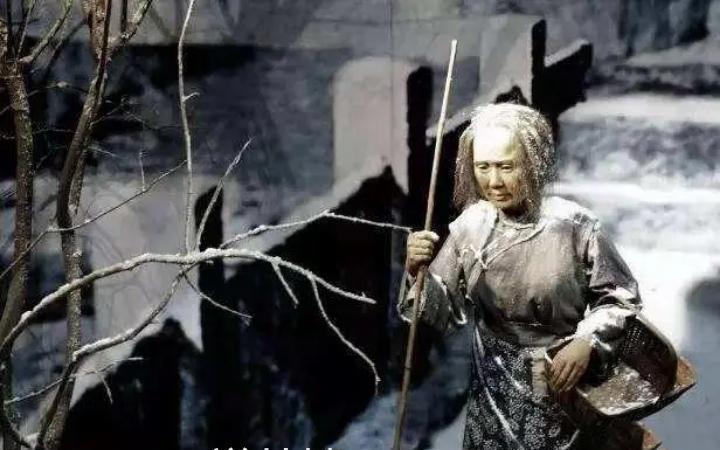 《祥林嫂》和《堂吉诃德》之所以成为名著，是有原因的。
因为很多人，都能从她或他的