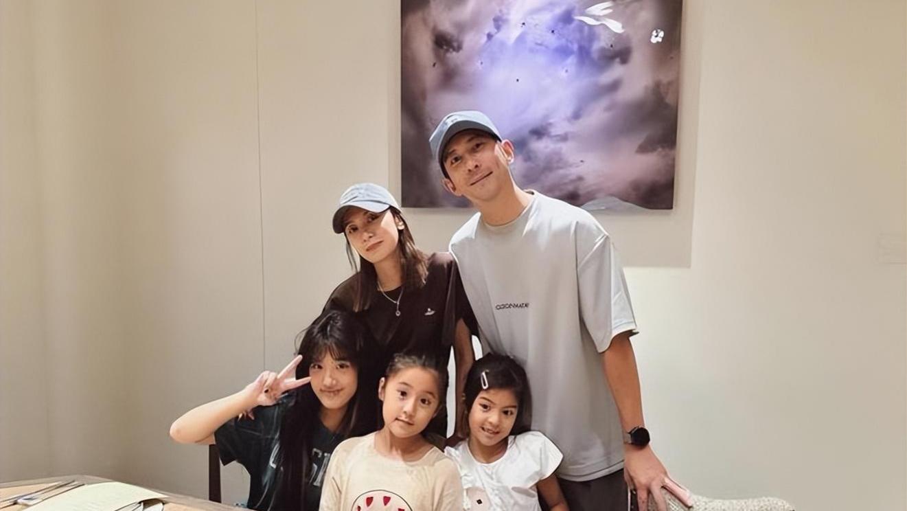 贾静雯小女儿满8岁，个头出众颜值高，越长越像妈妈了！好漂亮