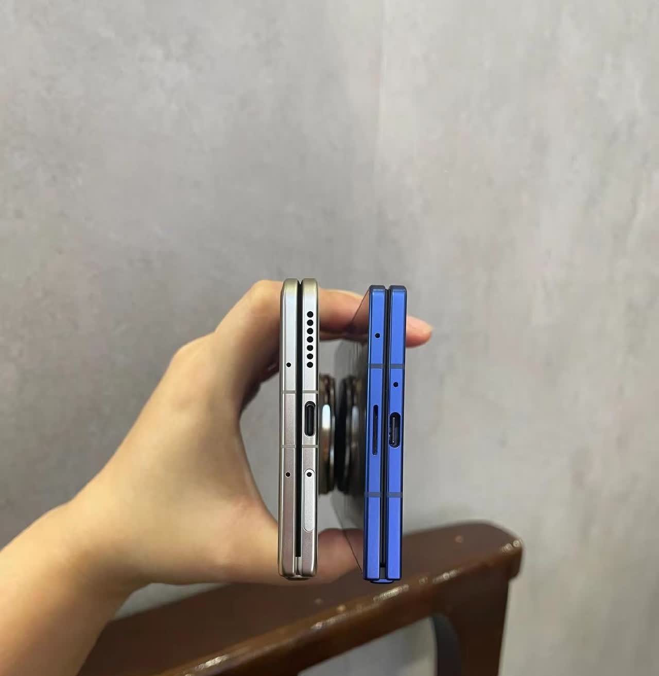 不愧是我选的手机！三星 fold7到手，就爱上这丝滑的铰链设计啦！朋友的荣耀V5