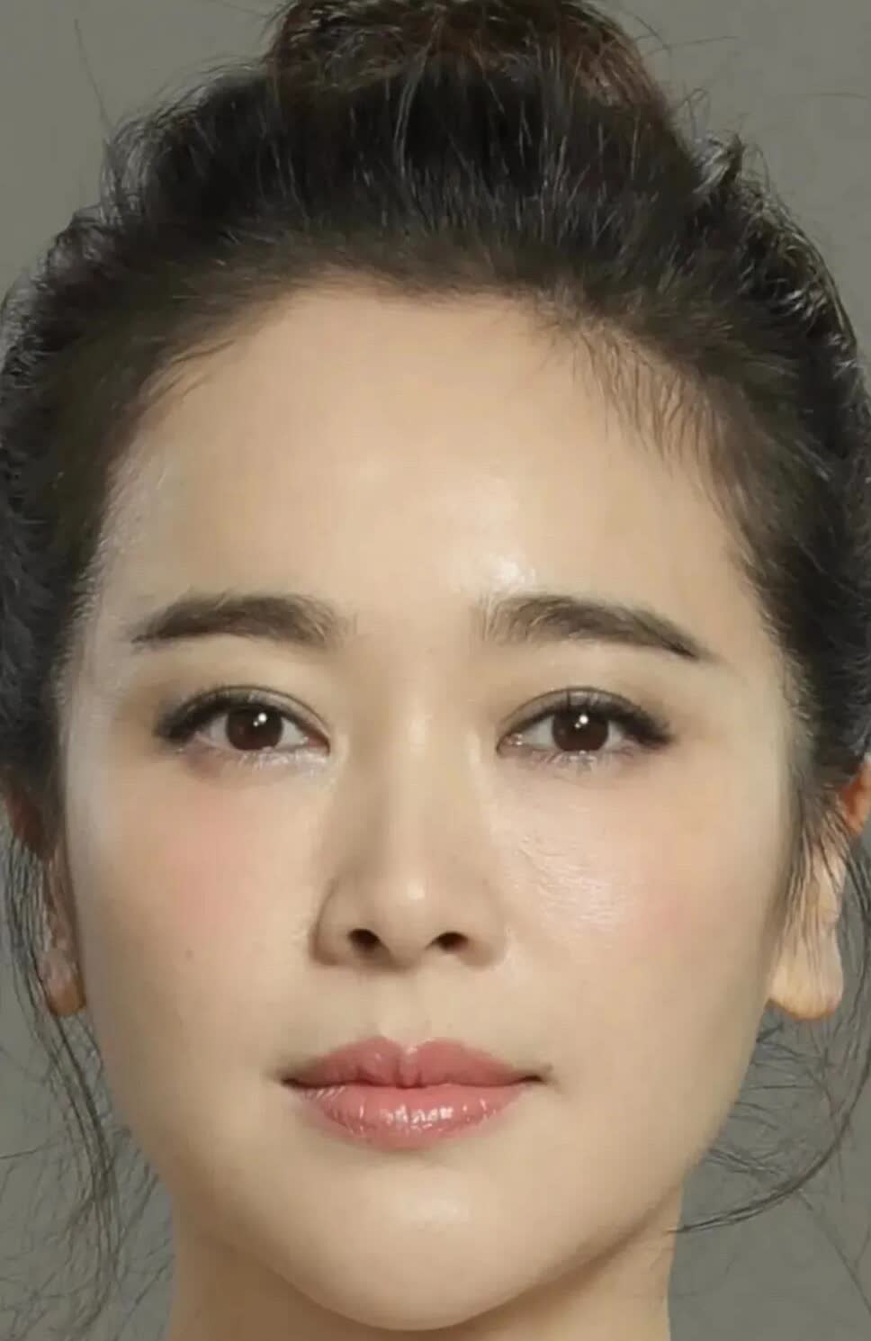 记得她原来挺美的，现在这样的颜值满大街都是，没有一点辨识度了，还没有许晴漂亮。总