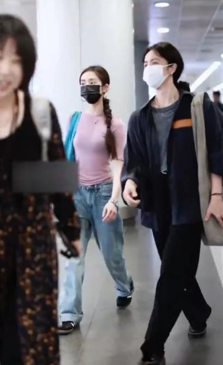 #孙莉黄多多回国##黄多多回国路透# 黄多多放假回国，好漂亮啊！