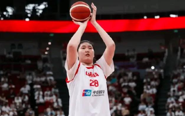 张子宇去WNBA能不能被选中，这样高大内线独一无二
张子宇这个身高，蹲位，内线技