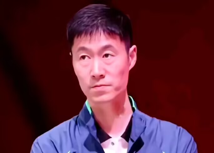 王励勤能看出孙颖莎的小心思
横滨冠军赛，大家都把目光投向孙颖莎对桥本帆乃香之战时