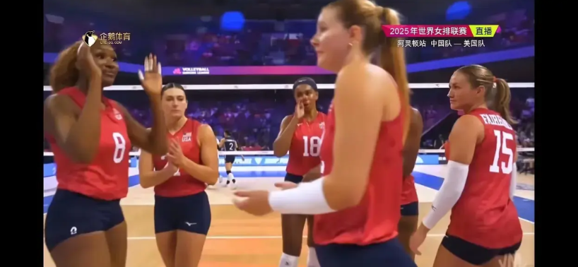 中国女排3：2逆转美国队，取得了阿灵顿站四战全胜的辉煌战绩，而且最后三场全是五局
