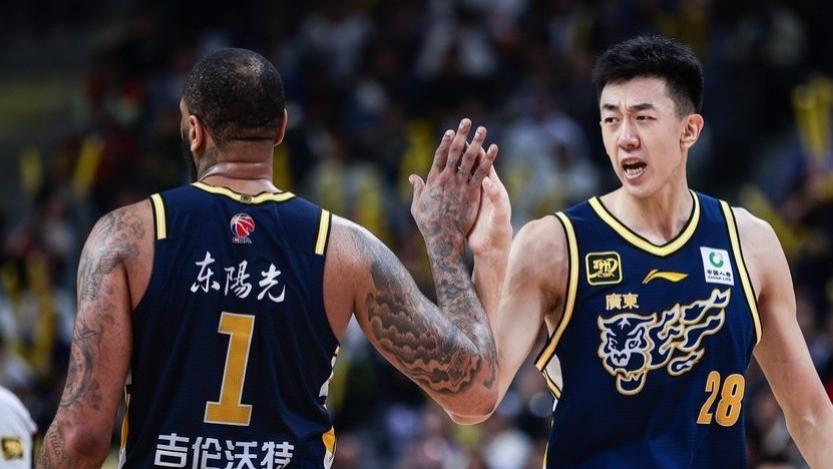 广东男篮开门黑，杜锋无奈，爱将14中4低迷，山西男篮开门红