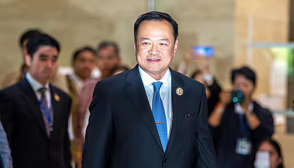 佩通坦走了，阿努延来了！
迎面而来的是泰国第32任新总理阿努延，在最近泰国纷纷扰