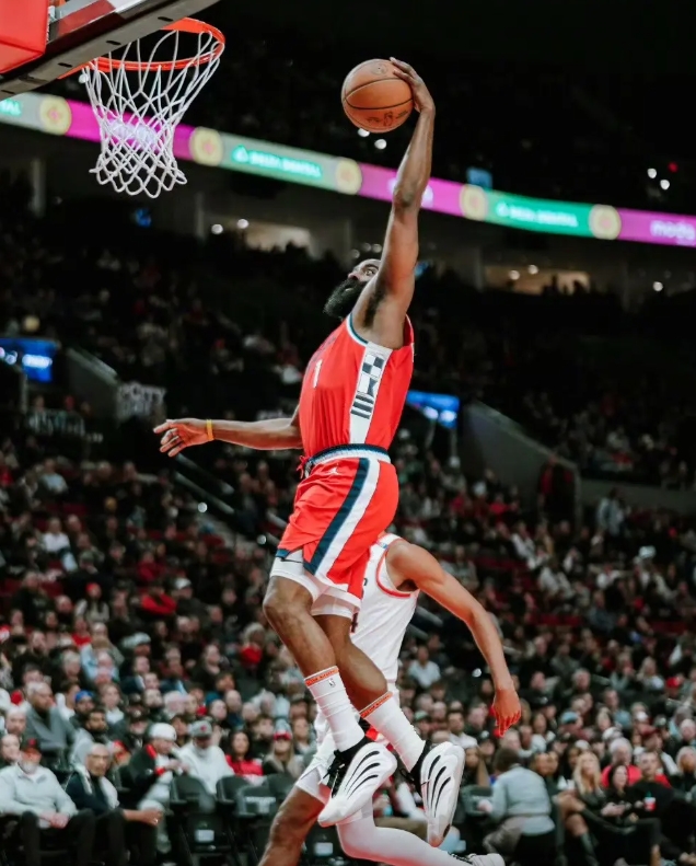 哈疼一定一定一定要续约
现在这个阵容也就sga切特哈疼三个人能保住基本盘，小米的