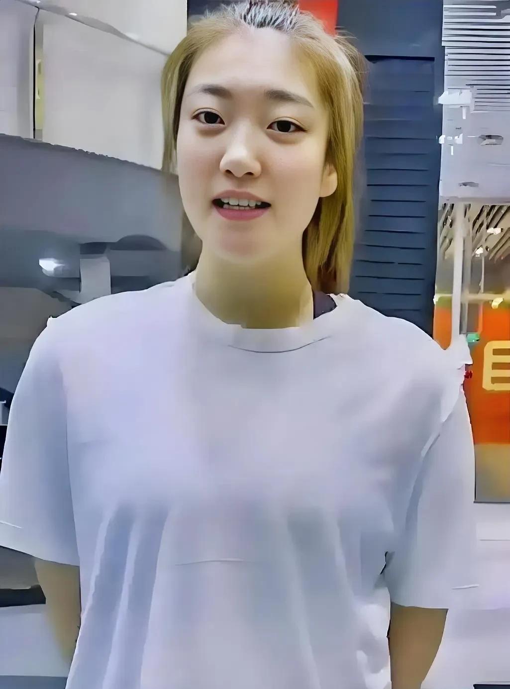 坦率地说，中国女篮在以后无李梦的日子不敢想，越想越是会沉默！
中国女篮若没有李梦