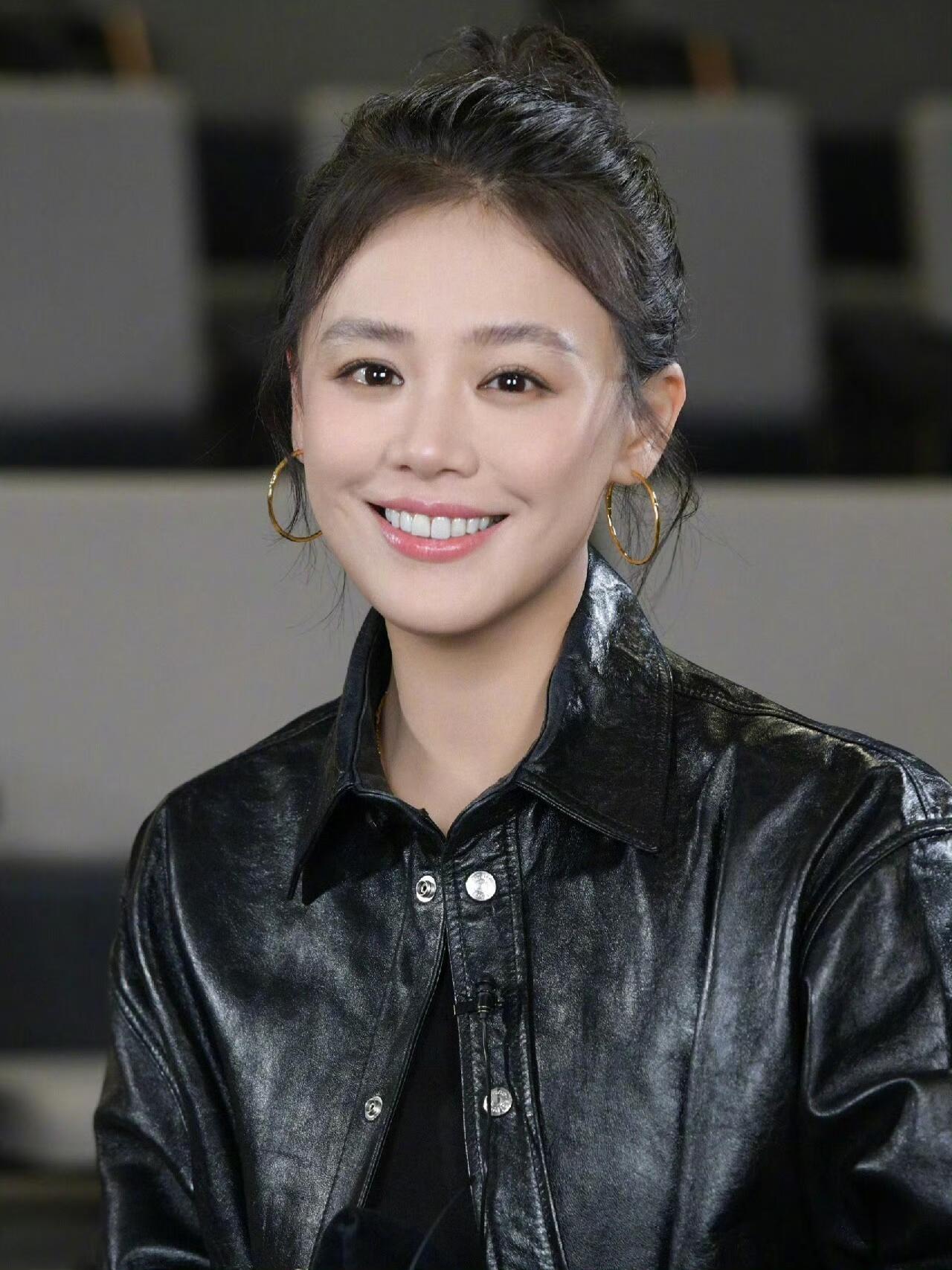 马思纯素颜被误认！清纯A爆路人：这是什么未经加工的天然美！