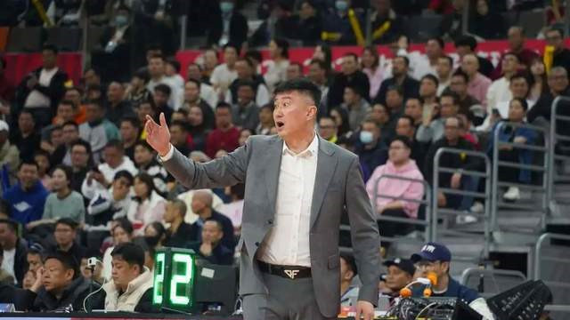广东男篮如何逆转浙江？杜锋用人策略揭秘