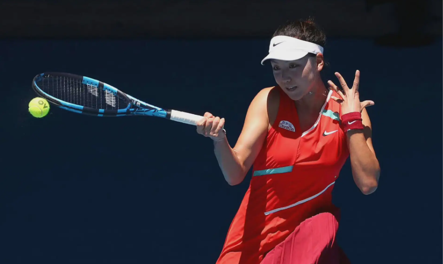 太难了: 王欣瑜赢了，这次主动与裁判握手，5个小时之后，就要打半决赛！

就在刚