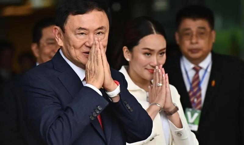 谁说了算？被停职的泰国首相佩通坦，正式向宪法法院提交辩护材料。
实际上，虽然有支