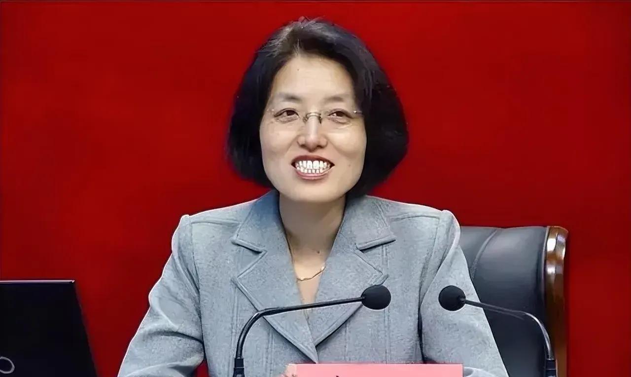 不愧是北大教授，把生死看的太通透了！
一位叫李玲的北大教授曾说， 她死后不要骨灰