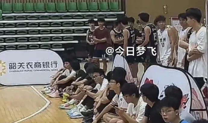 广东省联赛正进行校园行活动，明天晚上揭幕战打响
广东省联赛现在正在进行校园行活动