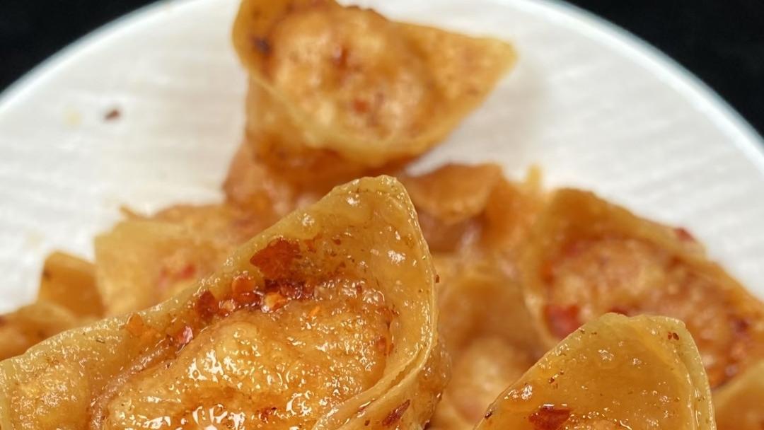“招财进宝”炸馄饨：裹着虾滑的福气，一口酥到全家夸！