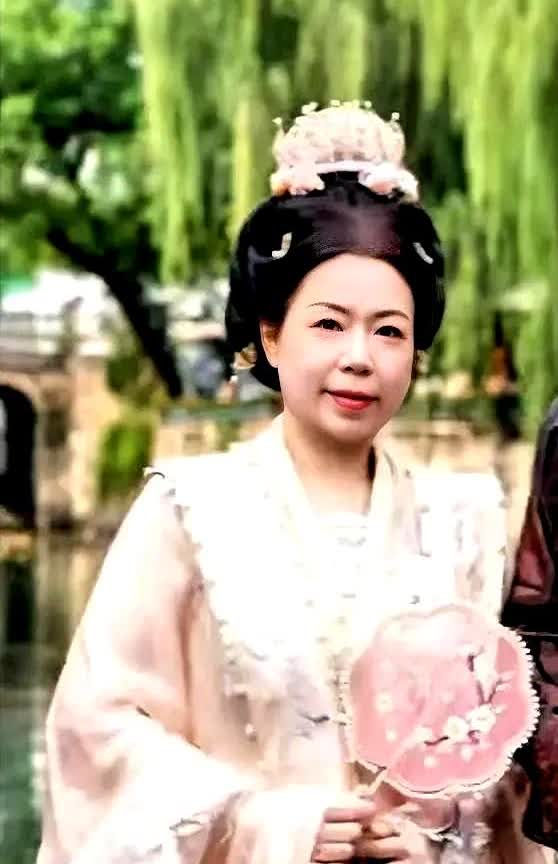 柴桑大姐爆姚策，称姚策的处境非常悲惨，柴桑大姐表示姚策所处的环境非常差，尤其在姚