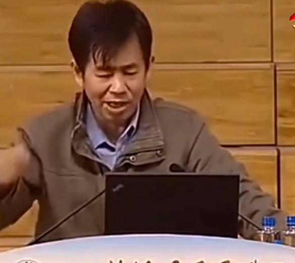 戴旭大校曾分析道：“美国确实有能力把中国沿海很多城市打烂，但这无所谓，我们承受得