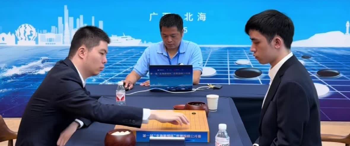 全运会围棋赛第七轮焦点战！
在当今围棋世界，李钦诚绝对算得上是最有个性的棋手之