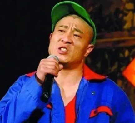 2007年，《疯狂的赛车》开拍前，“耿浩icon”一角，突然从“赵四”刘小光，变