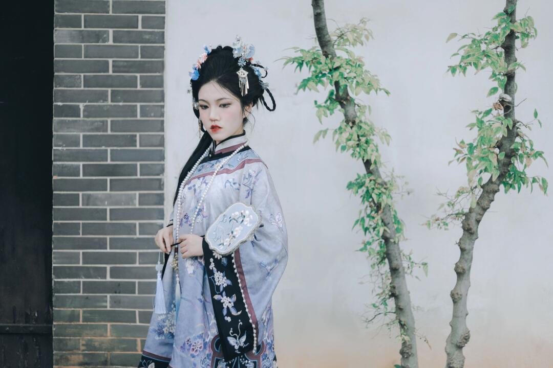 清汉女“江南点烟雨 🍃”客片~ 美女好有气质！！