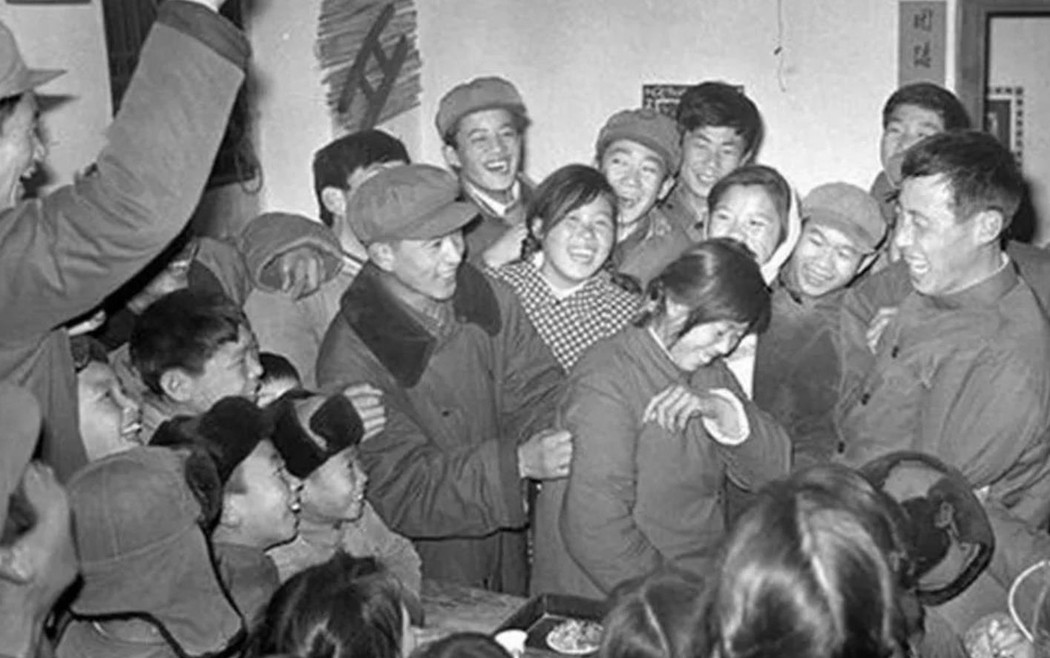1968年，沈阳军区文化部副部长李英华应邀，去给1位老部下证婚。婚礼结束后，老部