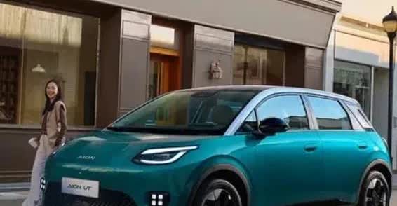 2025年国产汽车质量8大排名
第一名：一汽红旗
第二名：奇瑞汽车
第三名