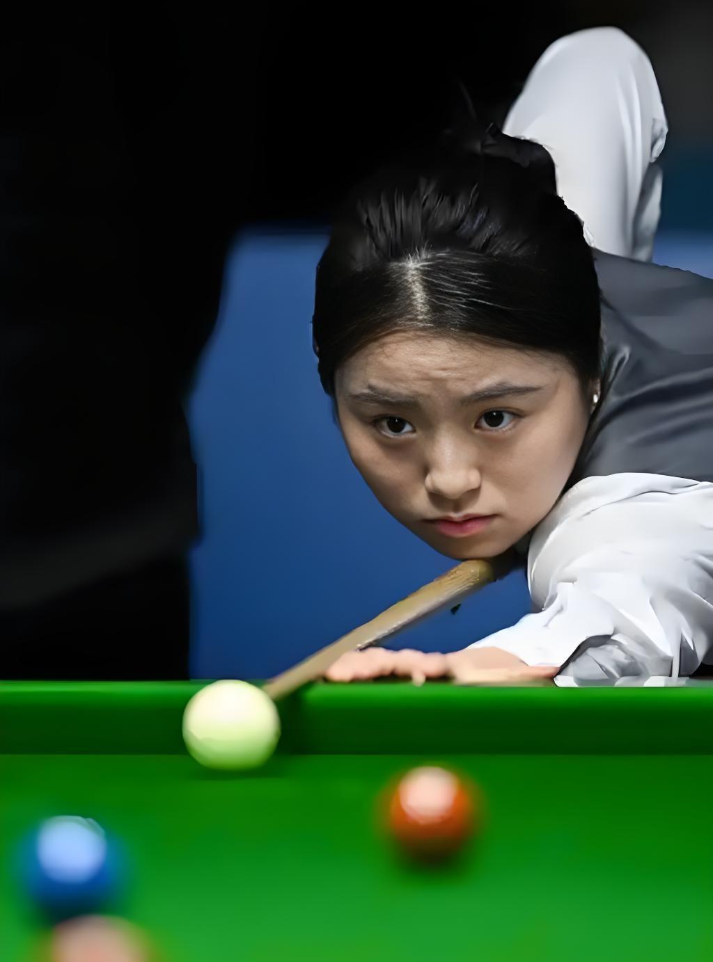 白雨露纵横英伦剑指冠军
北京时间8月31日下午，2025年女子斯诺克英锦赛第一轮