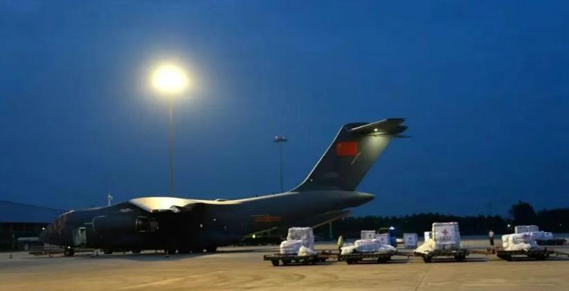 紧急出动，中国空军派出两架运-20！
中国政府向阿富汗地震灾区提供的首批紧急人道