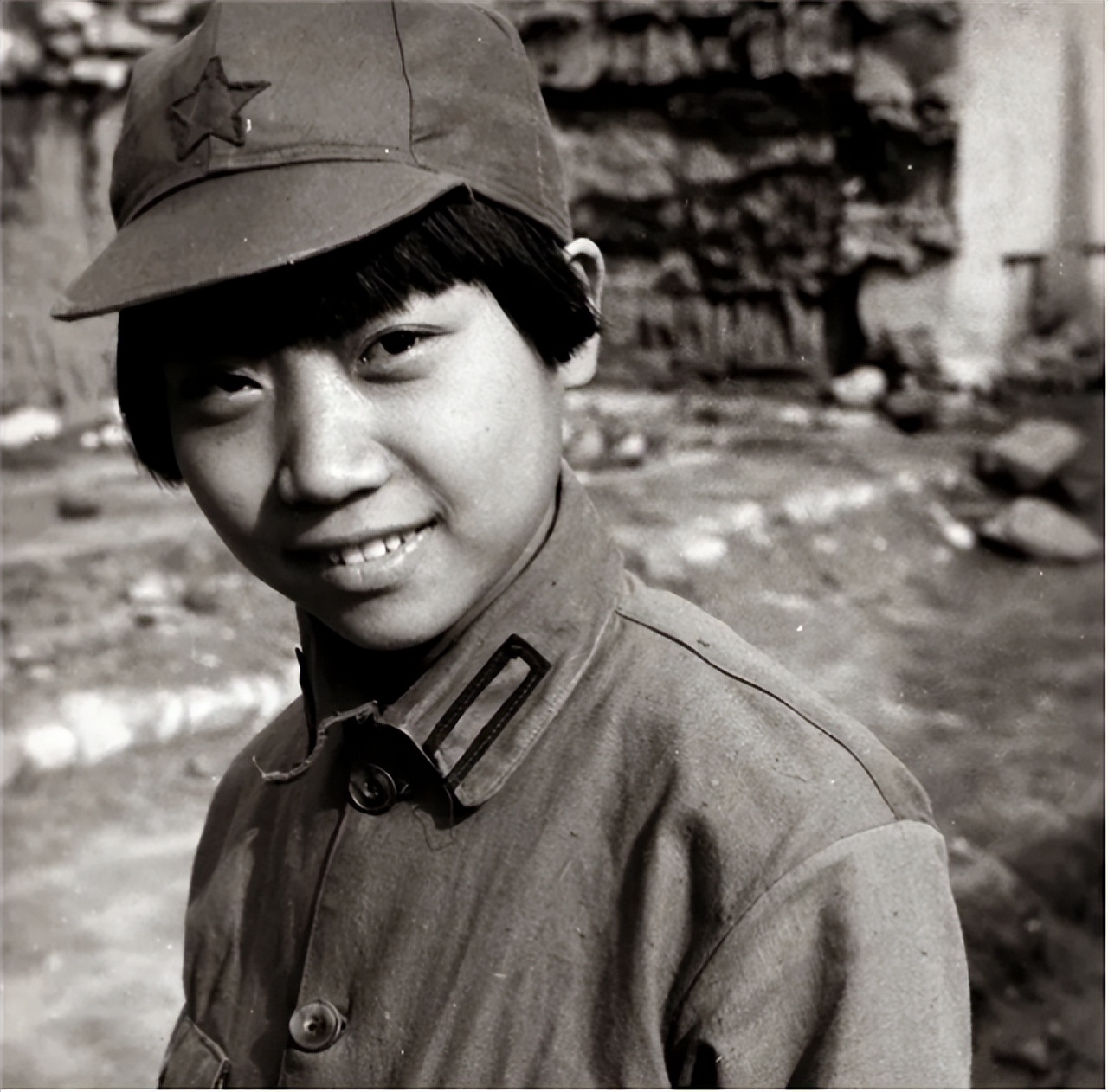 1935年，红军战士张金龙被马家军抓捕，他知道自己即将被枪杀，于是临刑前提出了一