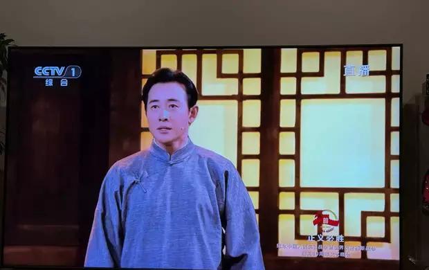 罗晋在社交平台上发文谈参演九三文艺晚会的感受，他表示：“能站在这个舞台上，是我一