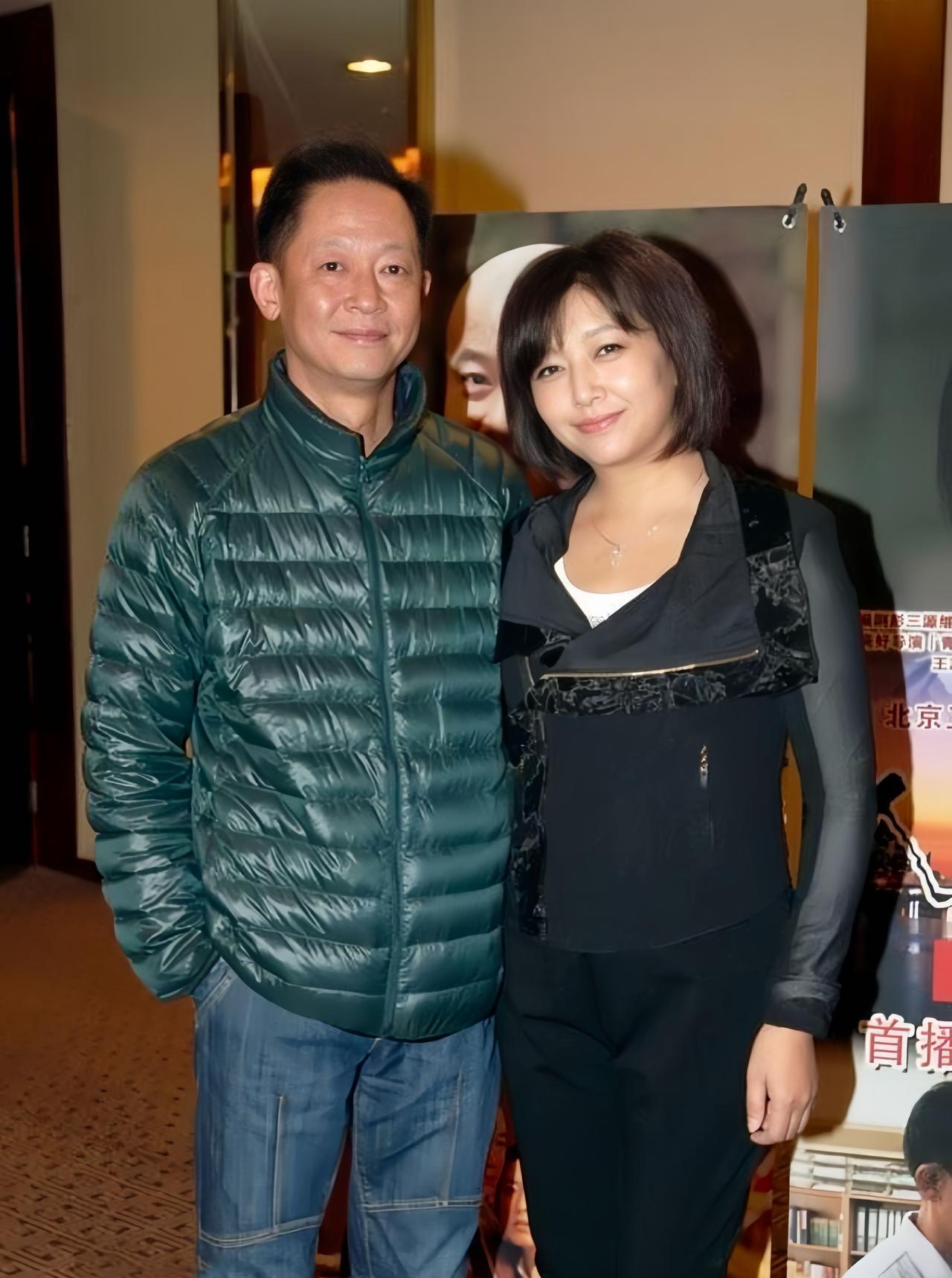 这两位搭档，当年凭借一部电视剧《过把瘾》奠定了，他们实力派演员的基础。
王志文更