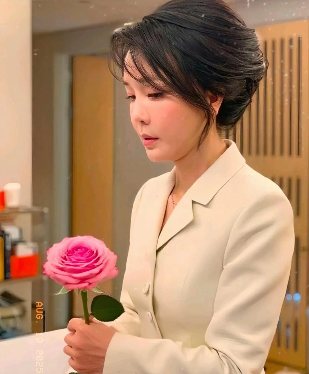 8月12日深夜，韩国历史上首次前总统与夫人双双遭到逮捕，金建希在逮捕时说了一句非