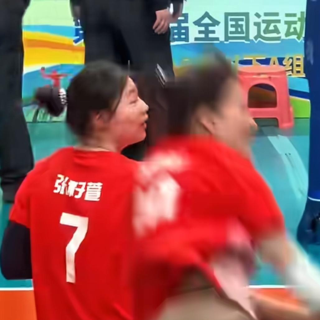 [U19女排全锦赛]第—轮：张籽萓领衔南京队3：0战胜江西队！
        