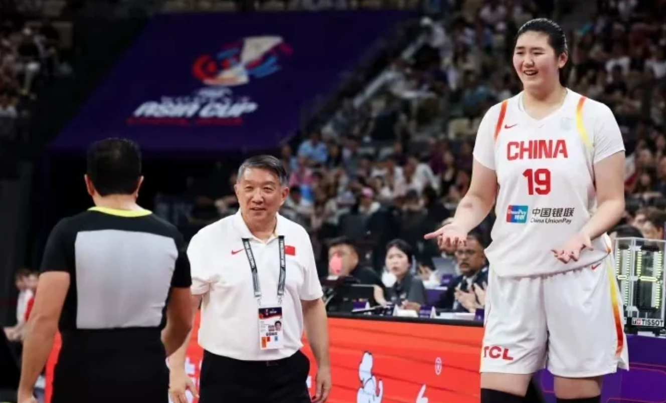 苏群:任何教练要用好张子宇不容易

女篮亚洲杯半决赛，中国女篮81-90不敌日本