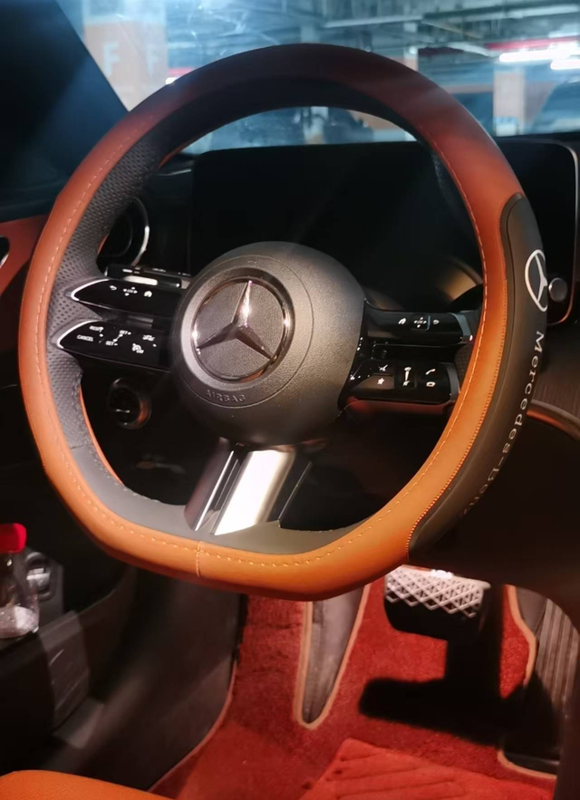 稳定舒适的奔驰C
自动启停太鸡肋，省不了油还容易坏电池，发动机短暂停工期间，车上