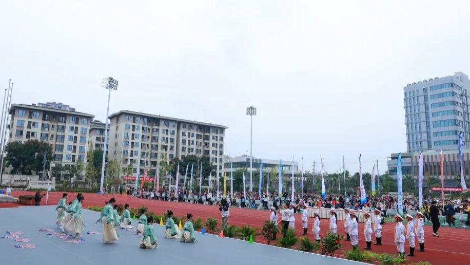 邛崃市第八届青少年“快乐之星”风筝比赛燃情开赛