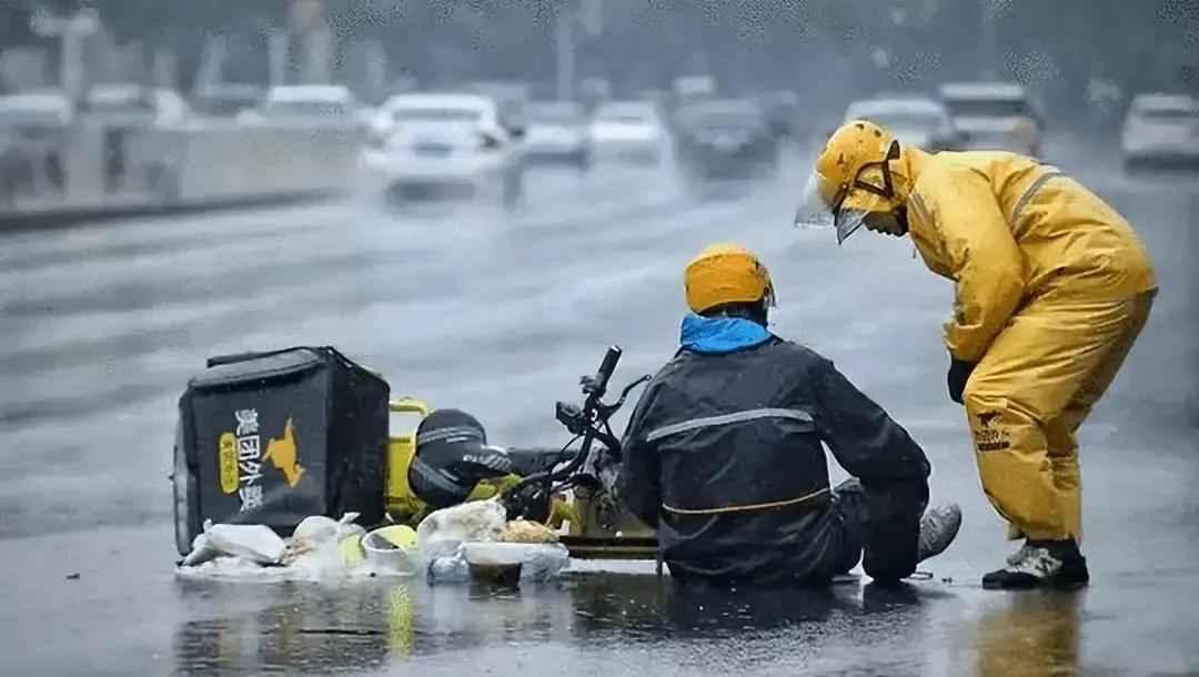 读书记。读书泛指上学。最近几年又开始流行读书无用论，这很奇怪，动不动就说，谁谁初