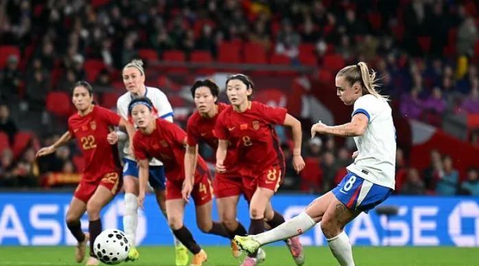 11月30日凌晨，中国女足热身赛对阵英格兰女足，最终全场比赛结束，中国女足0比8