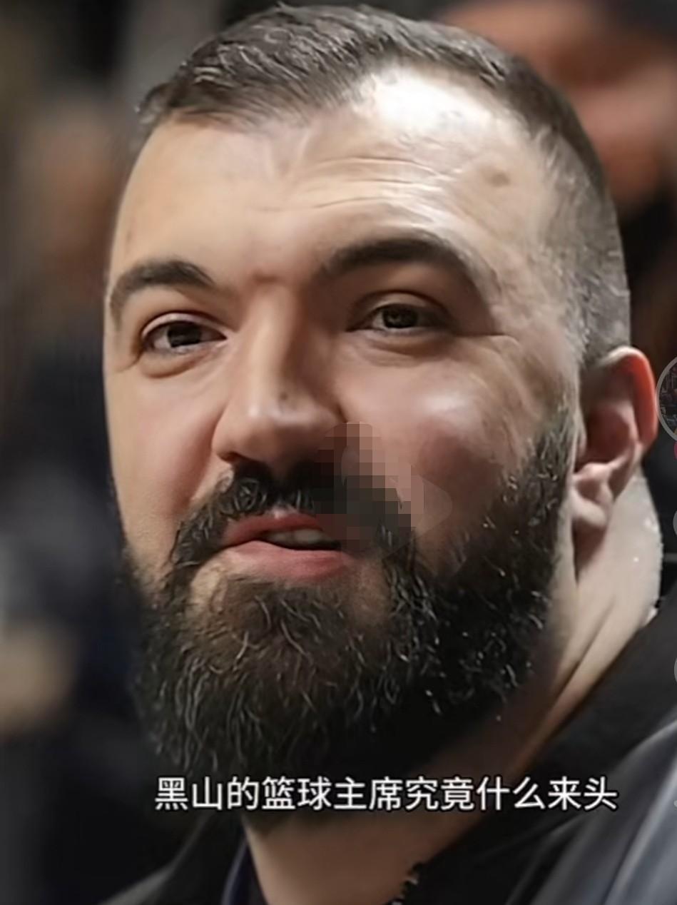 他应该是NBA历史上最强的黑帮大佬。
都说安东尼是纽约黑道的大哥。但与他相比应该