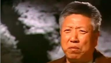 1976年，河北大地震中，看守所也塌了，200 多名囚犯跑了出来。可他们却选择了