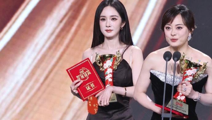 内娱历史时刻！孙俪杨幂同获总台“双视后”，22年友情封神