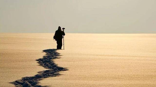 佛说：困住你的，并非红尘俗念，而是你的臭皮囊