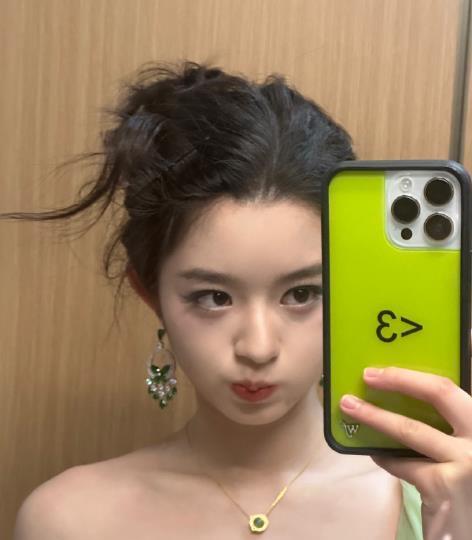 #黄杨钿甜同款耳环已量产# 黄杨钿甜佩戴的230万款耳环被量产了，真应该感谢05