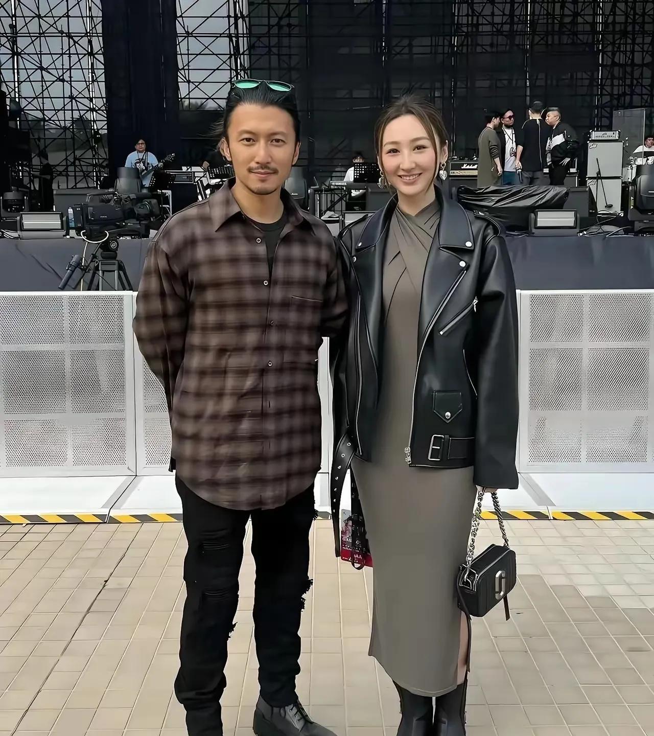 天呐，他怎么变的又黑又邋遢，感觉土掉渣，都快认不出来了，你认出他是谁了吗？