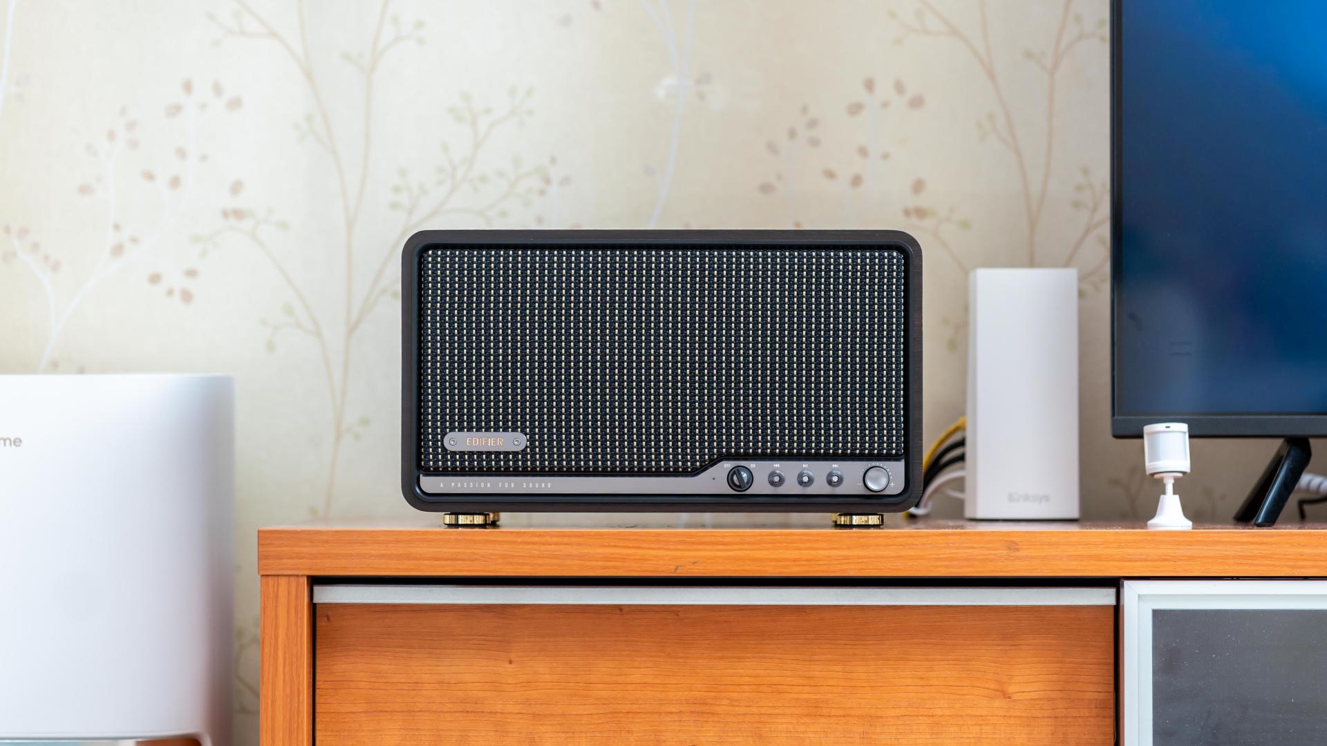 桌搭美学与音质盛宴：漫步者三款 Hi-Fi 音箱深度体验横评