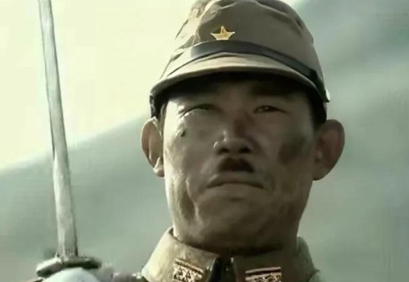 2003年，《亮剑》投资900万开拍，因为预算太少，请不起日本演员，导演心急如焚