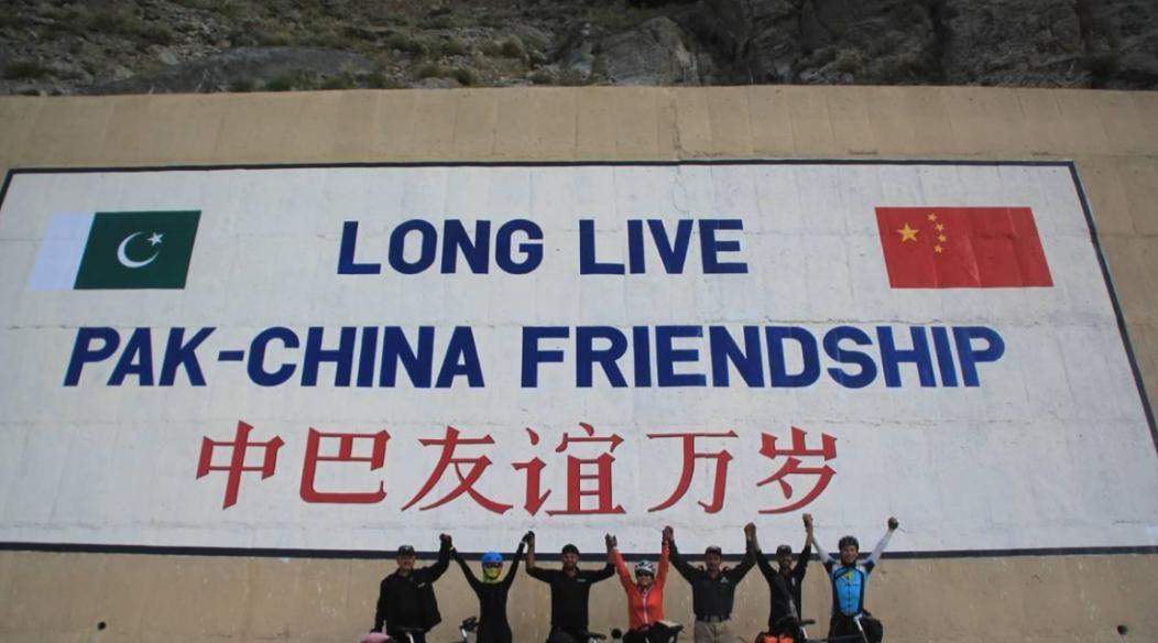 明知道中国现在很缺金铜矿，巴基斯坦还是把他们的一个巨型金铜矿交给加拿大开发了，这